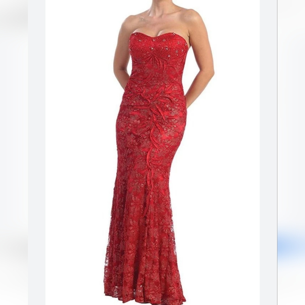Elegant Red Strapless Evening Gown